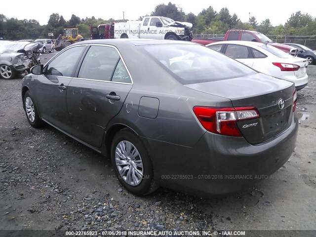 4T1BF1FK0EU856058 - 2014 TOYOTA CAMRY L/SE/LE/XLE 灰色 照片 3