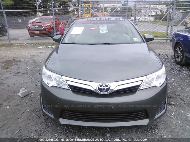 4T1BF1FK0EU856058 - 2014 TOYOTA CAMRY L/SE/LE/XLE 灰色 照片 6