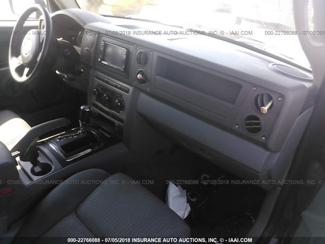 1J8HG48K17C565533 - 2007 JEEP COMMANDER RED photo 5