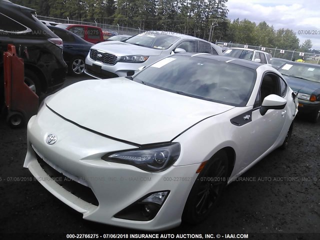 JF1ZNAA17D1719015 - 2013 TOYOTA SCION FR-S WHITE photo 2