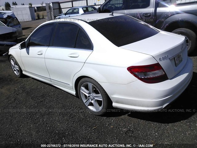 WDDGF8BB5BR175391 - 2011 MERCEDES-BENZ C 300 4MATIC WHITE photo 3