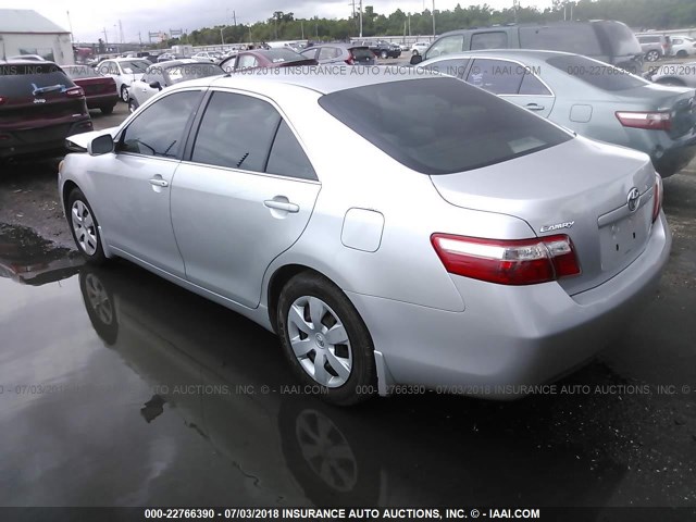 4T1BE46K38U243859 - 2008 TOYOTA CAMRY CE/LE/XLE/SE SILVER photo 3