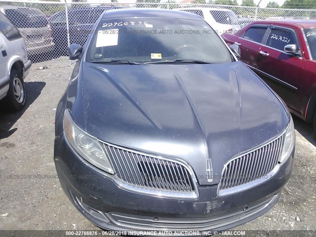 1LNHL9DK8DG607878 - 2013 LINCOLN MKS GRAY photo 6