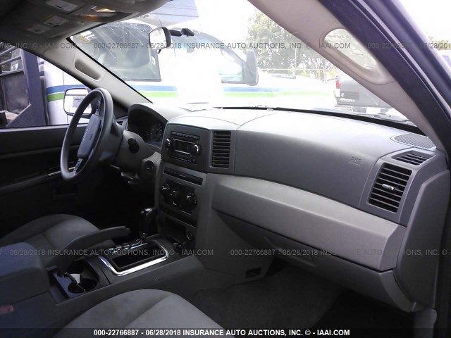 1J4GS48KX6C205641 - 2006 JEEP GRAND CHEROKEE LAREDO/COLUMBIA/FREEDOM 灰色 照片 5