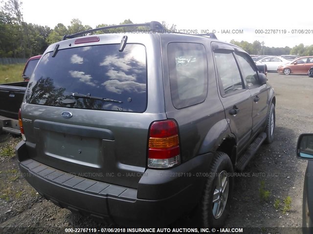 1FMYU92Z05KD53854 - 2005 FORD ESCAPE XLS GRAY photo 4