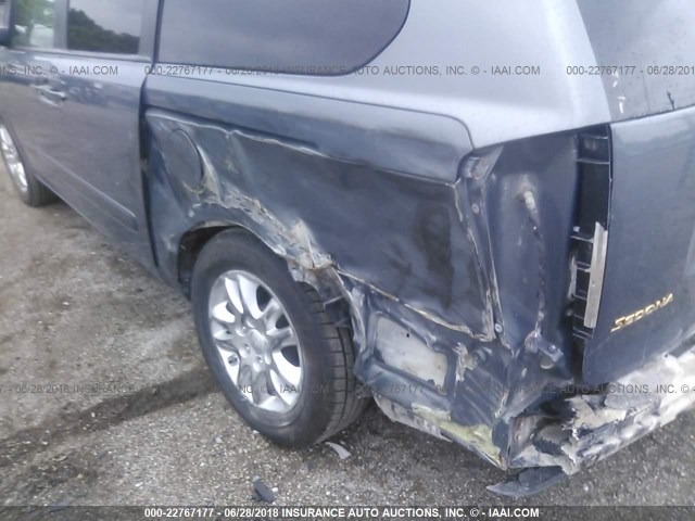 KNDMB233X66023353 - 2006 KIA SEDONA EX/LX GRAY photo 6