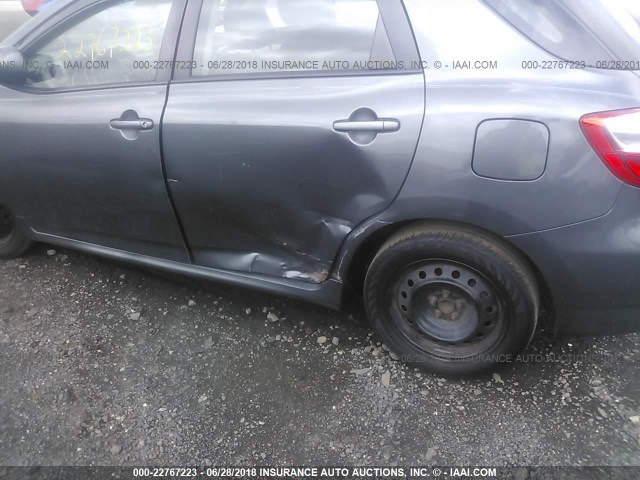 2T1KU4EE7AC273260 - 2010 TOYOTA COROLLA MATRIX  BLACK photo 6