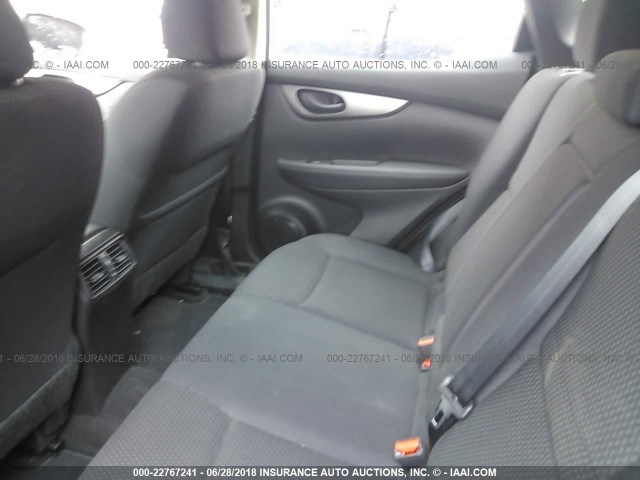 JN1BJ1CR7JW251105 - 2018 NISSAN ROGUE SILVER photo 8