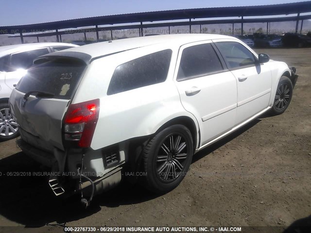 2D4FV47T26H416299 - 2006 DODGE MAGNUM SE WHITE photo 4