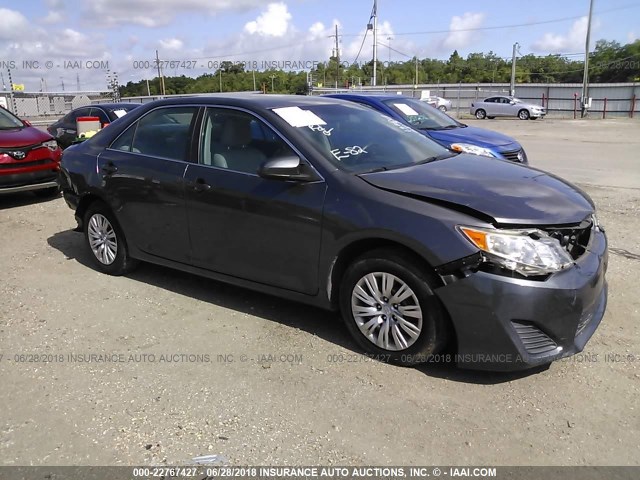 4T1BF1FK5DU718224 - 2013 TOYOTA CAMRY L/SE/LE/XLE 灰色 照片 1
