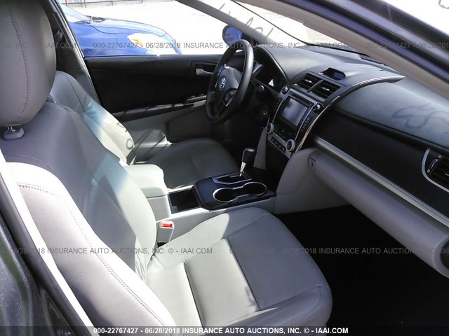 4T1BF1FK5DU718224 - 2013 TOYOTA CAMRY L/SE/LE/XLE 灰色 照片 5