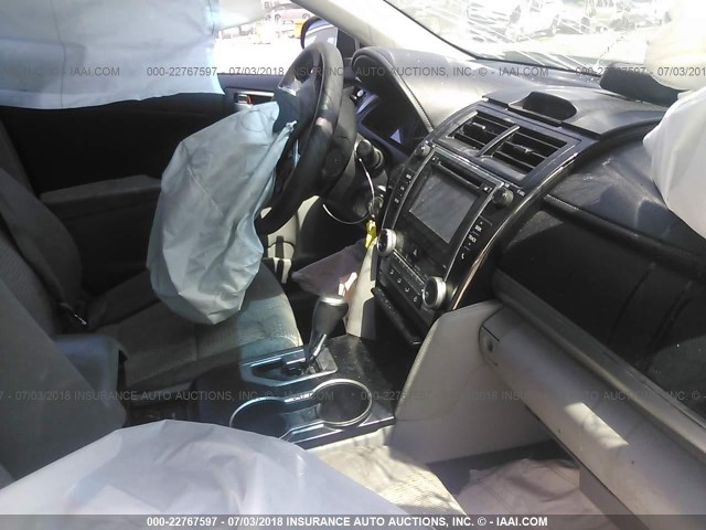 4T4BF1FK7ER390912 - 2014 TOYOTA CAMRY L/SE/LE/XLE 黑色 照片 5