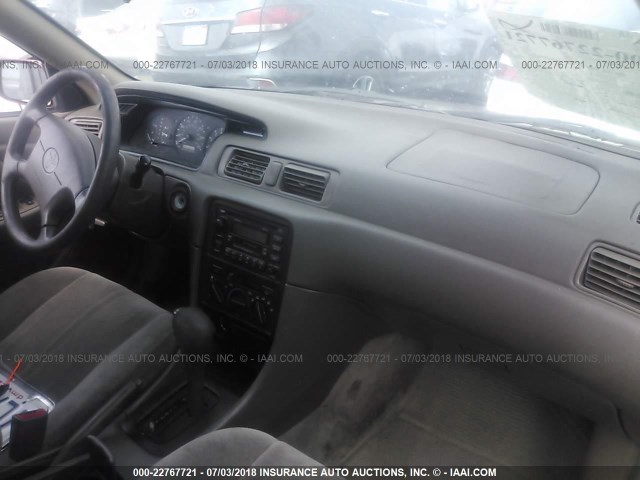 JT2BG28K3X0270199 - 1999 TOYOTA CAMRY LE/XLE Կարմիր լուսանկար 5