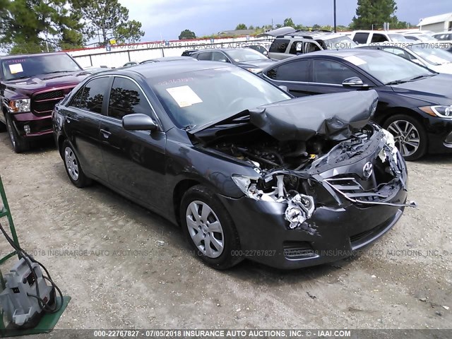4T1BF3EK2AU052593 - 2010 TOYOTA CAMRY SE/LE/XLE GRAY photo 1