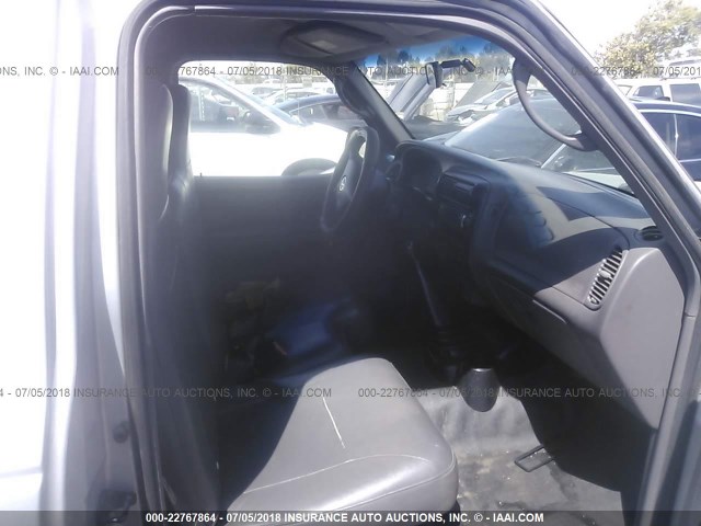 4F4YR12D43TM08719 - 2003 MAZDA B2300 SILVER photo 5