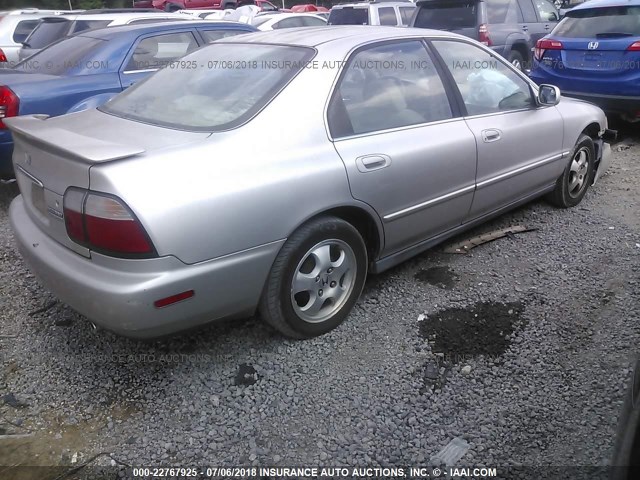 1HGCD5606VA038549 - 1997 HONDA ACCORD SE GRAY photo 4