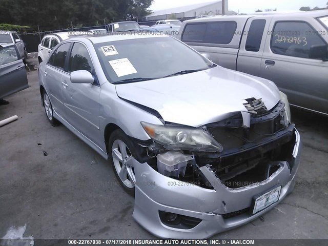 4T1BF3EK1AU527831 - 2010 TOYOTA CAMRY SE/LE/XLE SILVER photo 1