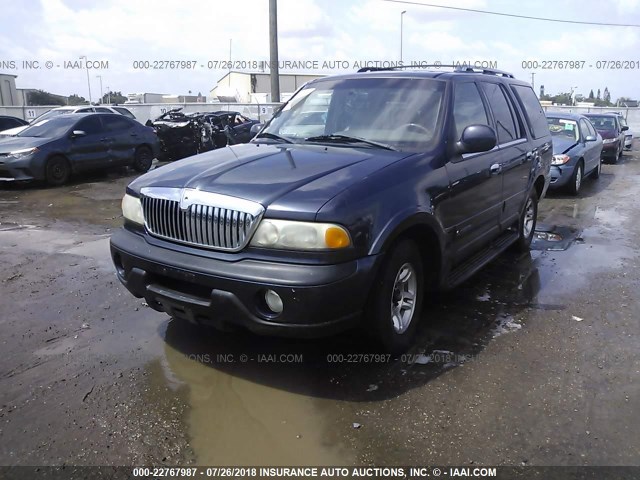 5LMRU27L8WLJ17526 - 1998 LINCOLN NAVIGATOR BLUE photo 2