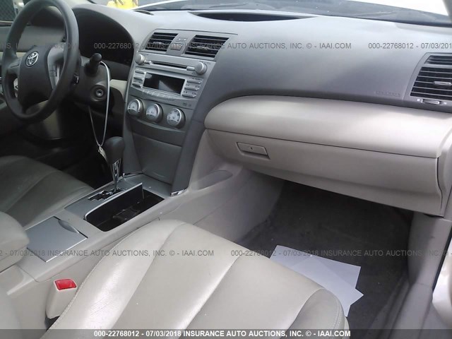 4T1BF3EK9BU656384 - 2011 TOYOTA CAMRY SE/LE/XLE BEIGE photo 5