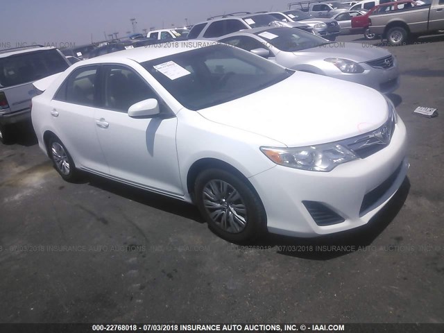 4T1BF1FK1CU575948 - 2012 TOYOTA CAMRY SE/LE/XLE WHITE photo 1