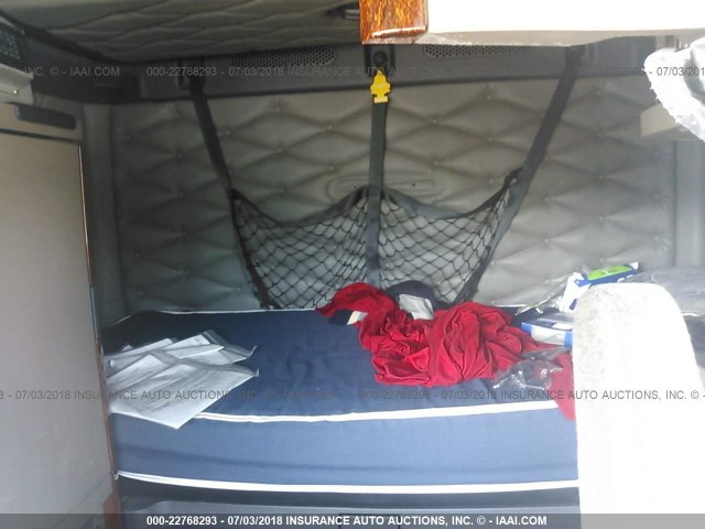 1FUJGLDR99LAK6131 - 2009 FREIGHTLINER CASCADIA 125  WHITE photo 7