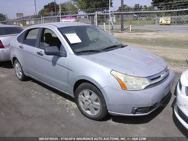 1FAHP34N98W287634 - 2008 FORD FOCUS S/SE SILVER photo 1