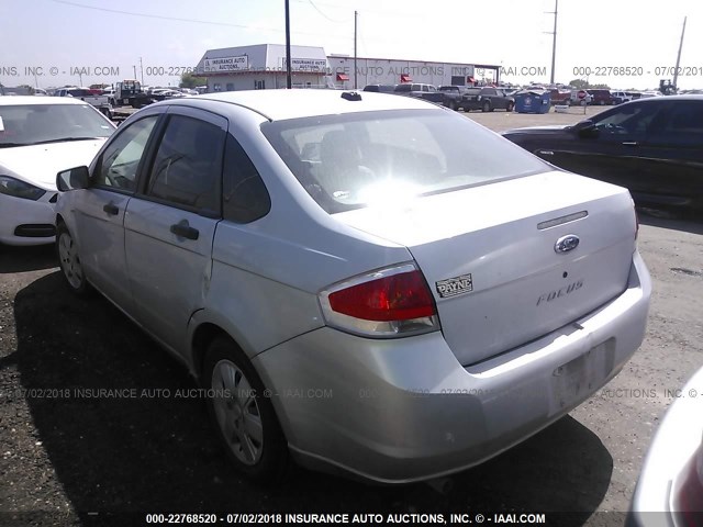 1FAHP34N98W287634 - 2008 FORD FOCUS S/SE SILVER photo 3