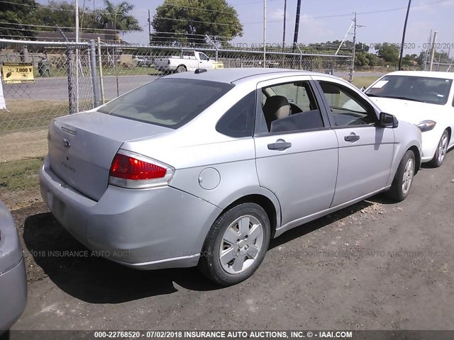 1FAHP34N98W287634 - 2008 FORD FOCUS S/SE SILVER photo 4