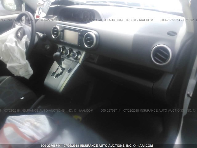 JTLZE4FE5FJ071964 - 2015 TOYOTA SCION XB Silber Foto 5