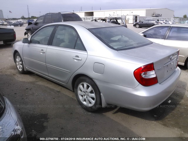 4T1BE32K02U063746 - 2002 TOYOTA CAMRY LE/XLE/SE 灰色 照片 3