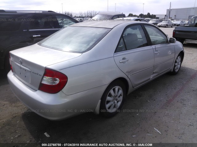 4T1BE32K02U063746 - 2002 TOYOTA CAMRY LE/XLE/SE 灰色 照片 4