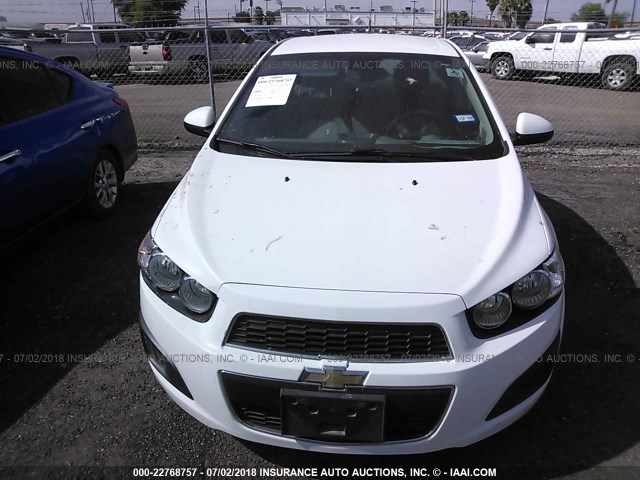 1G1JA5SH6C4119307 - 2012 CHEVROLET SONIC LS 白色 照片 6