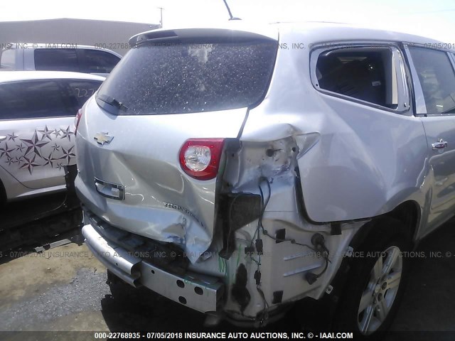 1GNLVGED9AJ232151 - 2010 CHEVROLET TRAVERSE LT SILVER photo 6