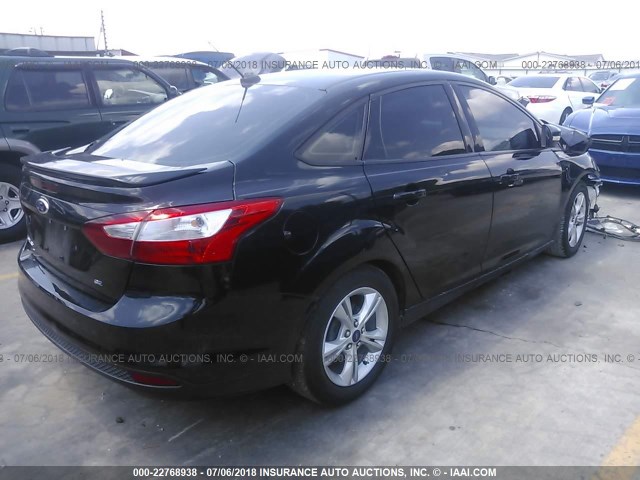 1FADP3F28EL317494 - 2014 FORD FOCUS SE BLACK photo 4