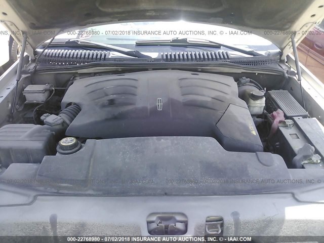 5LMEU88H94ZJ20876 - 2004 LINCOLN AVIATOR 银色 照片 10