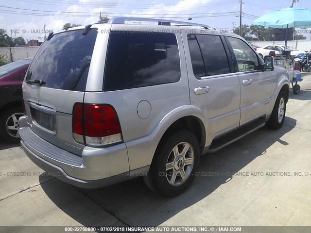 5LMEU88H94ZJ20876 - 2004 LINCOLN AVIATOR 银色 照片 4