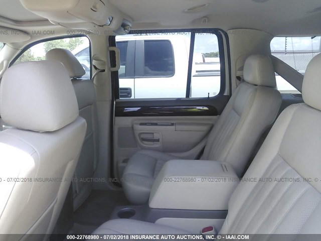 5LMEU88H94ZJ20876 - 2004 LINCOLN AVIATOR 银色 照片 8