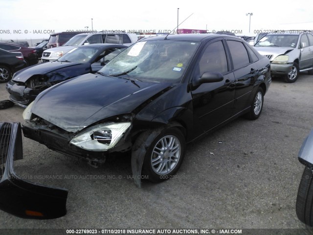 1FAFP3834YW160712 - 2000 FORD FOCUS ZTS BLACK photo 2