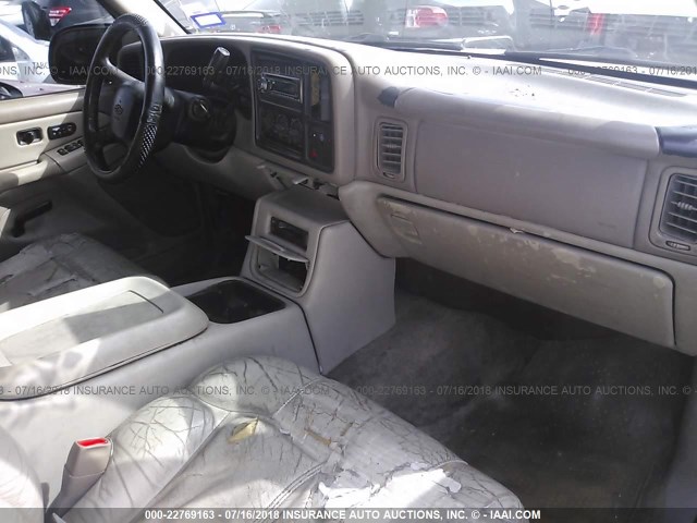 3GNEC16T81G218793 - 2001 CHEVROLET SUBURBAN C1500 WHITE photo 5