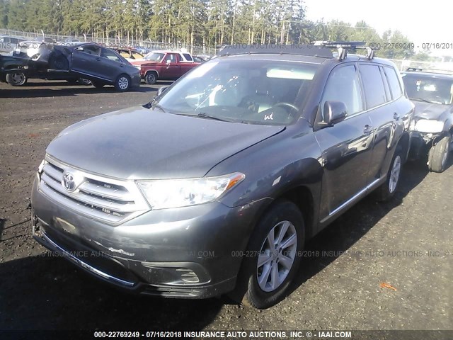 5TDBK3EHXDS213446 - 2013 TOYOTA HIGHLANDER PLUS/SE GRAY photo 2