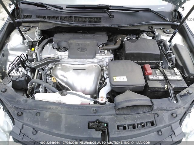 4T1BF1FK3HU789492 - 2017 TOYOTA CAMRY LE/XLE/SE/XSE SILVER photo 10
