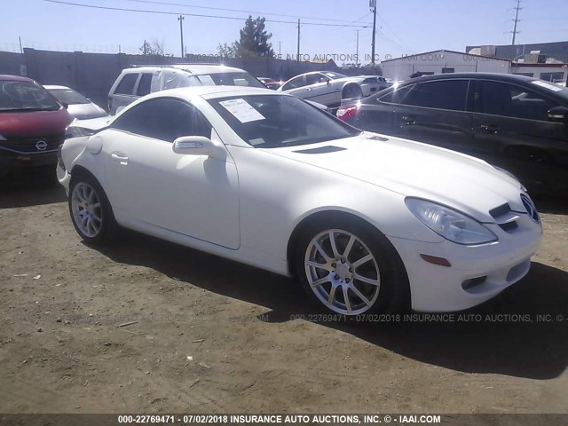 WDBWK56F87F140669 - 2007 MERCEDES-BENZ SLK 350 WHITE photo 1