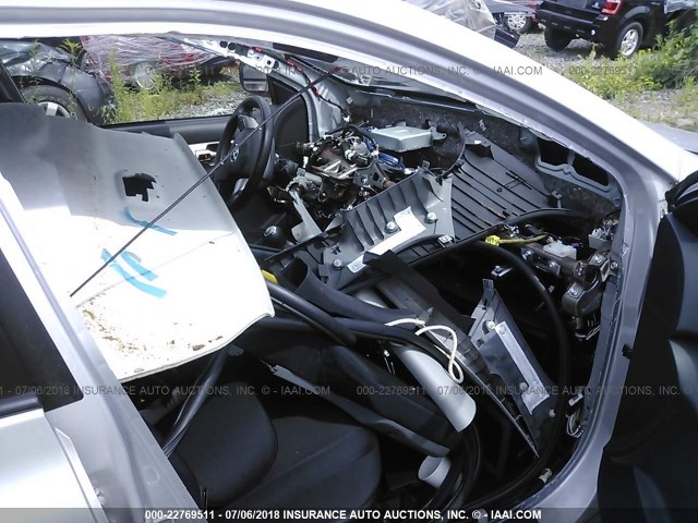 2T1KU4EE8CC812987 - 2012 TOYOTA COROLLA MATRIX  SILVER photo 5
