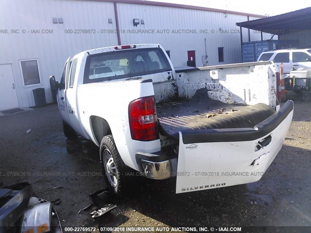 1GC2CVCGXDZ217711 - 2013 CHEVROLET SILVERADO C2500 HEAVY DUTY WHITE photo 3