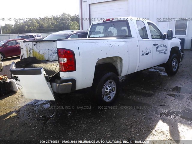 1GC2CVCGXDZ217711 - 2013 CHEVROLET SILVERADO C2500 HEAVY DUTY WHITE photo 4