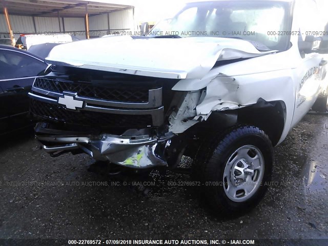 1GC2CVCGXDZ217711 - 2013 CHEVROLET SILVERADO C2500 HEAVY DUTY WHITE photo 6
