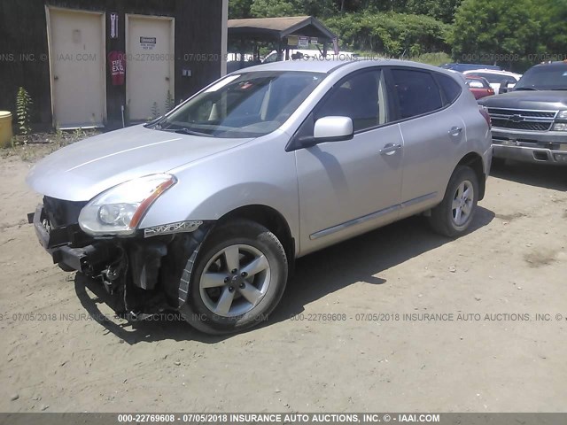 JN8AS5MV2DW114901 - 2013 NISSAN ROGUE S/SV SILVER photo 2