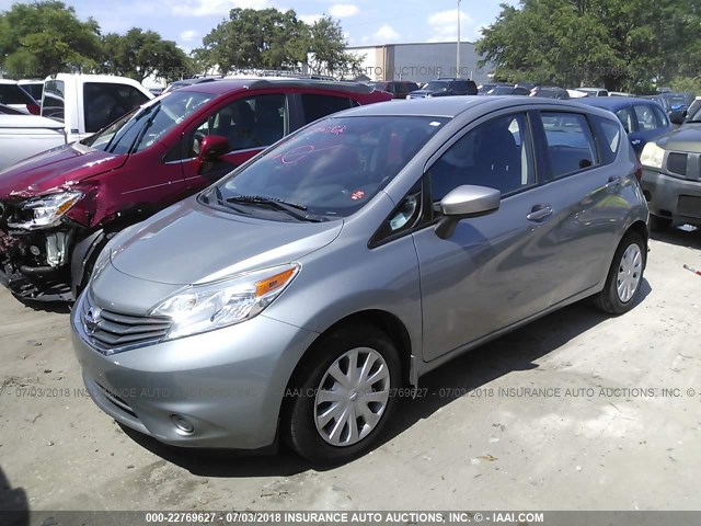 3N1CE2CPXFL362256 - 2015 NISSAN VERSA NOTE S/S PLUS/SV/SL/SR GRAY photo 2