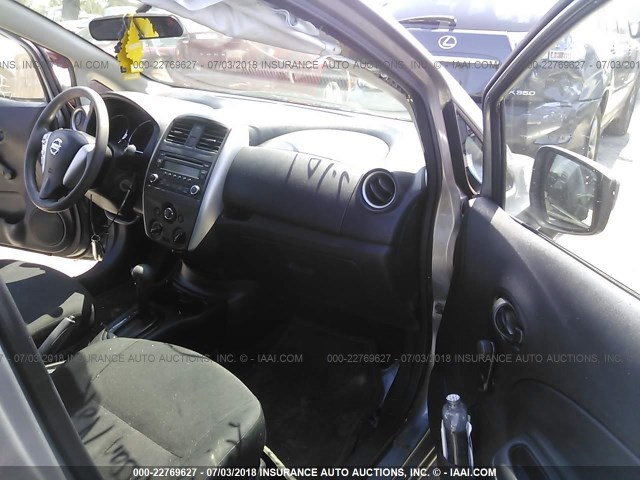 3N1CE2CPXFL362256 - 2015 NISSAN VERSA NOTE S/S PLUS/SV/SL/SR GRAY photo 5