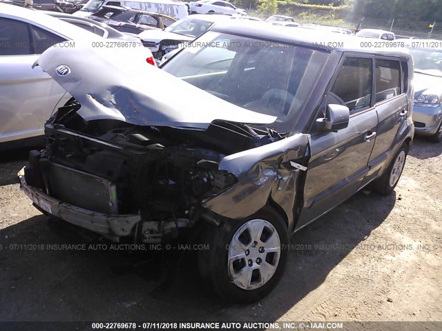 KNDJT2A50D7489286 - 2013 KIA SOUL SILVER photo 2